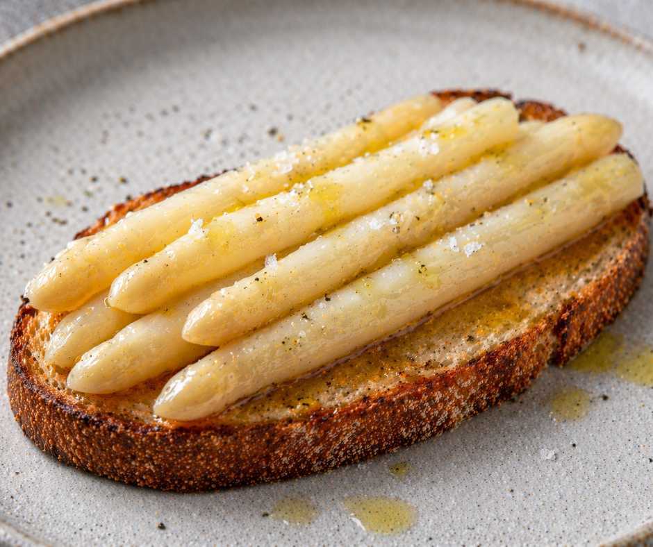 White asparagus (jarred), olive oil,finishing salt